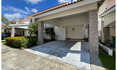 Se Alquila y Vende Casa en Costa Verde