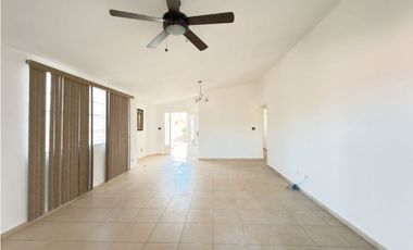 VENTA CASA EN ESQUINA EN BRISAS DEL GOLF (11)
