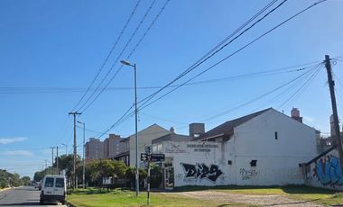 Venta Lote en esquina sore Avenida Carlos Tejedor