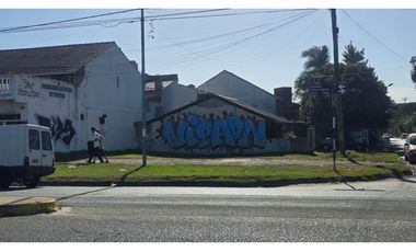 Venta Lote en esquina sore Avenida Carlos Tejedor