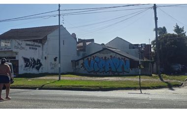 Venta Lote en esquina sore Avenida Carlos Tejedor