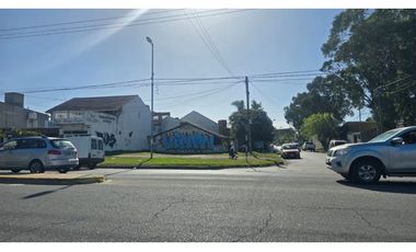 Venta Lote en esquina sore Avenida Carlos Tejedor