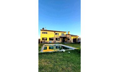 Calle 122 entre 646 y 648- Casa en Garibaldi