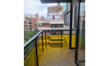 1 Ambiente Dividido en Caballito – Súper Luminoso, Apto Prof