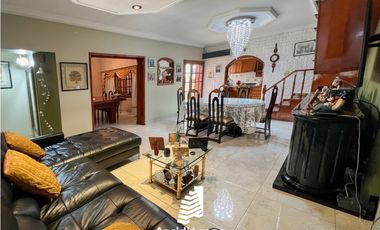 VENTA CASA 4 AMB C/ COCHERA. OLIDEN 3900, VILLA LUGANO, CABA