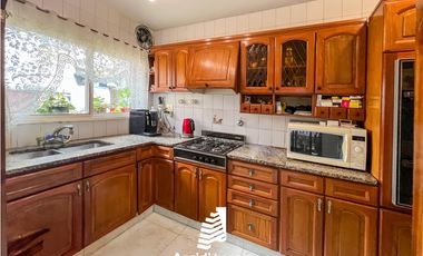 VENTA CASA 4 AMB C/ COCHERA. OLIDEN 3900, VILLA LUGANO, CABA
