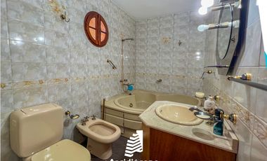 VENTA CASA 4 AMB C/ COCHERA. OLIDEN 3900, VILLA LUGANO, CABA