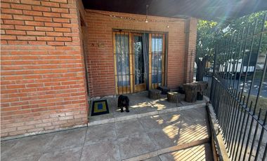 PH 3 ambientes a la calle garage y patio. Juncal y Quintana