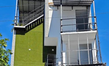 Oportunidad Única en Playa del Carmen: Edificio Comercial con Hostal y Roof Top Bar