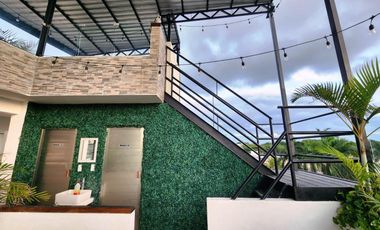 Oportunidad Única en Playa del Carmen: Edificio Comercial con Hostal y Roof Top Bar