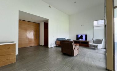 CASA EN VENTA DE UNA SOLA PLANTA CON 3 HABITACIONES Y ALBERCA EN ARBOREA CONKAL