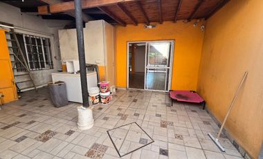 ALQUILER DE CASA 4 AMBIENTES CON PILETA DE NATACION - MONTE GRANDE