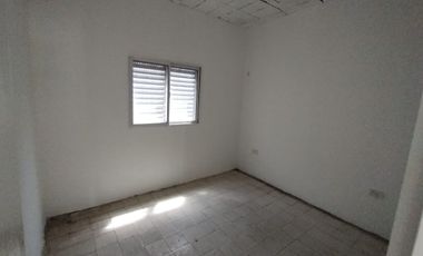 Se vende casa a metros de avenida F. Zuviria.