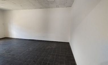 Se vende casa a metros de avenida F. Zuviria.