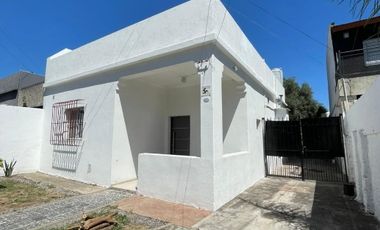 Casa en alquiler en Moron Sur