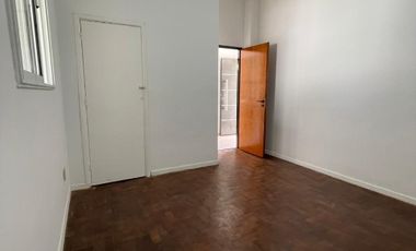 Casa en alquiler en Moron Sur