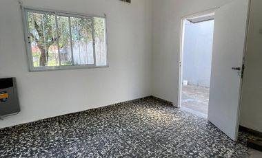 Casa en alquiler en Moron Sur