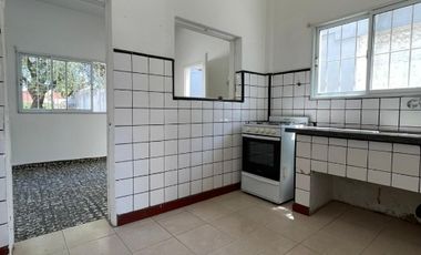 Casa en alquiler en Moron Sur