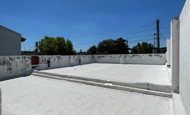 Casa en alquiler en Moron Sur