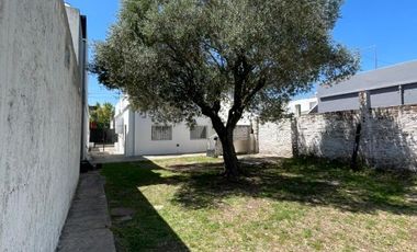 Casa en alquiler en Moron Sur