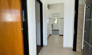 Casa en alquiler en Moron Sur