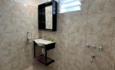 Casa en alquiler en Moron Sur