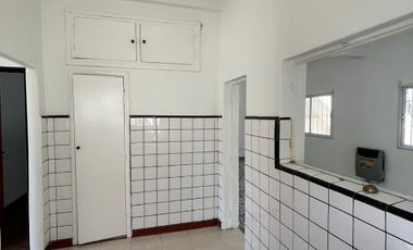 Casa en alquiler en Moron Sur