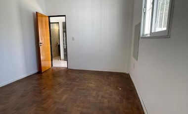 Casa en alquiler en Moron Sur