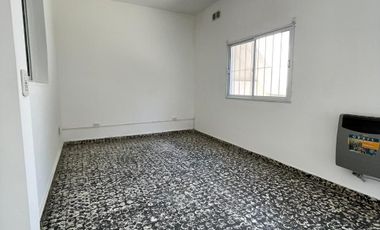 Casa en alquiler en Moron Sur