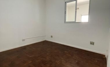 Casa en alquiler en Moron Sur