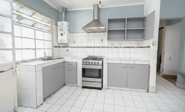 Casa interna con cochera en Guadalupe