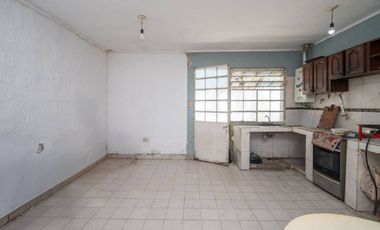 Casa interna con cochera en Guadalupe