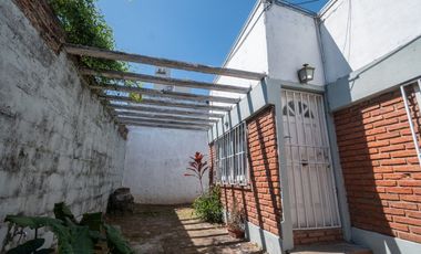 Casa interna con cochera en Guadalupe