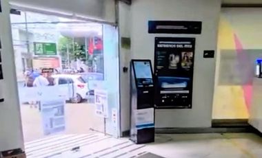 A UNA CUADRA DE PLAZA DE CURICÓ