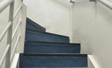 A UNA CUADRA DE PLAZA DE CURICÓ