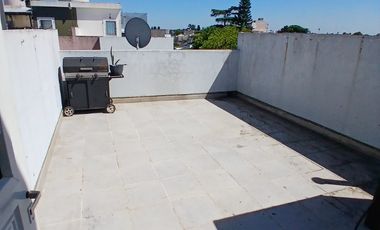 Departamento en alquiler en Isidro Casanova