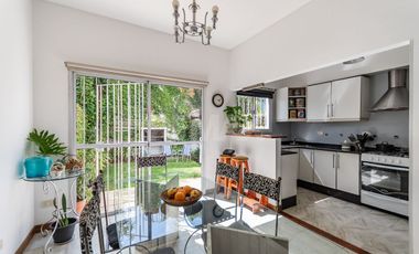 VENTA DÚPLEX 4 AMB CON PATIO Y COCHERA EN FLORIDA