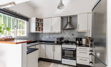 VENTA DÚPLEX 4 AMB CON PATIO Y COCHERA EN FLORIDA