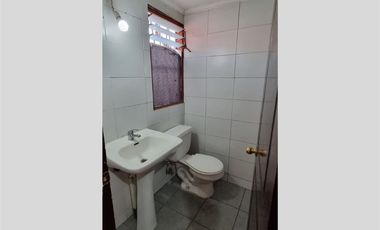 Casa en Arriendo en Los Caiquenes 2175