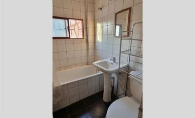 Casa en Arriendo en Los Caiquenes 2175