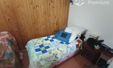 Casa en Venta en Casa de OPORTUNIDAD, ampliada en barrio universitario a pasos de Raúl Bitran, y dos cuadras del Jumbo. en el Milagro.