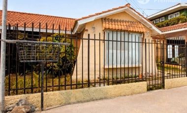 Casa en Venta en Casa de OPORTUNIDAD, ampliada en barrio universitario a pasos de Raúl Bitran, y dos cuadras del Jumbo. en el Milagro.