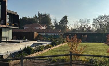 Casa en Venta en Moderna casa en club de golf Los Lirios