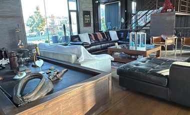 Casa en Venta en Moderna casa en club de golf Los Lirios