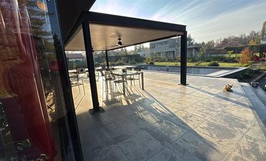 Casa en Venta en Moderna casa en club de golf Los Lirios