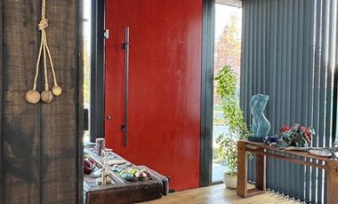 Casa en Venta en Moderna casa en club de golf Los Lirios