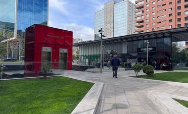 Local Comercial en Arriendo en Amplio local en mejor zona de negocios de Las Condes con gran afluencia de público