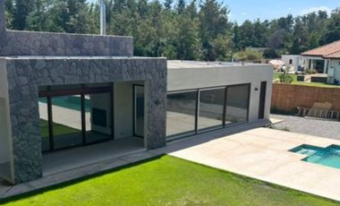 Casa en Venta en Preciosa casa en Club de Golf Los Lirios