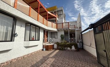 Casa en Venta en Casa de 3 pisos, Sector Sur