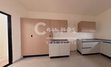 Casa de dos piso y 3 recamaras en privada residencial en Conkal  Entrega febrero 2026